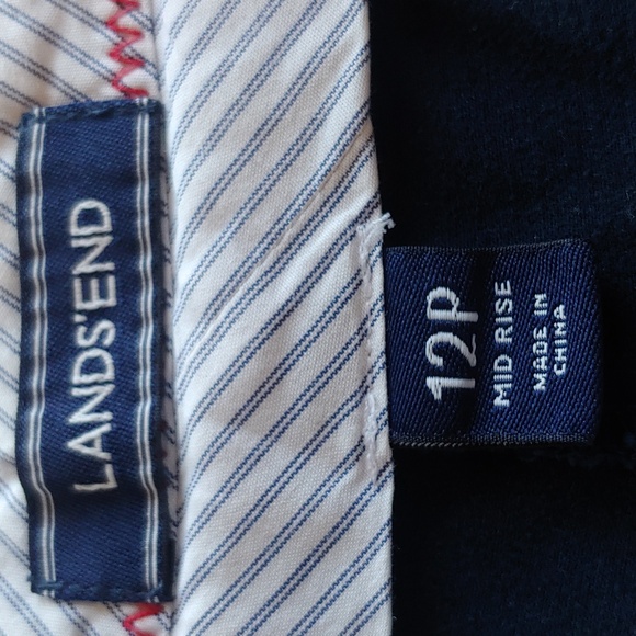 Land's End Petite Chino Mid Rise Shorts in Navy Blue Petite 12 - Picture 7 of 13